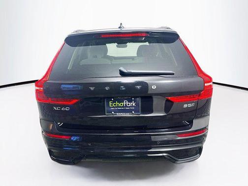 2024 Volvo XC60 B5 Plus Dark Theme