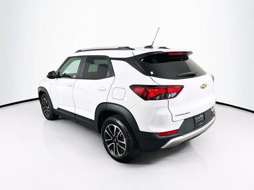 White 2024 Chevrolet Trailblazer LT