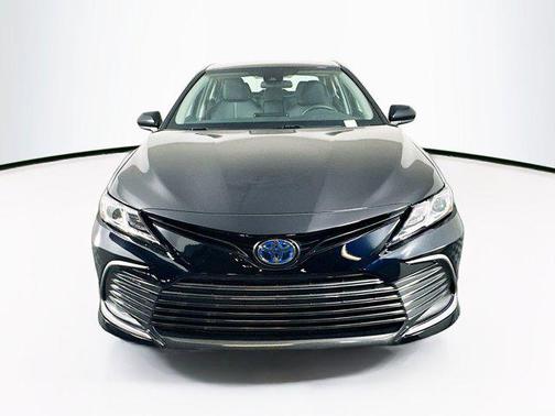 2024 Toyota Camry Hybrid SE