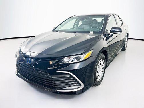 2024 Toyota Camry Hybrid SE