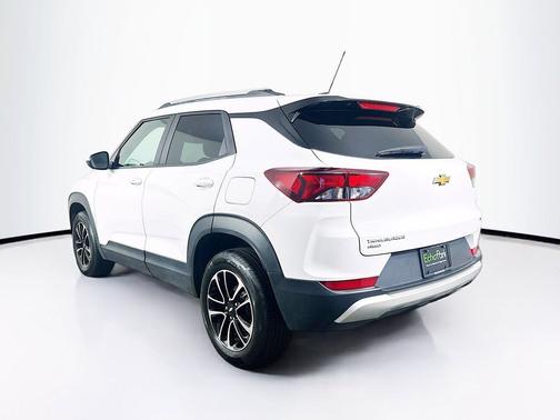 Summit White 2025 Chevrolet Trailblazer LT