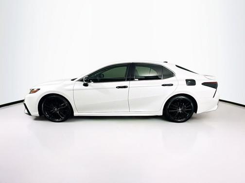 Wind Chill Pearl 2021 Toyota Camry XSE