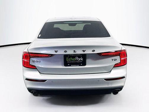 2019 Volvo S60 T5 Momentum