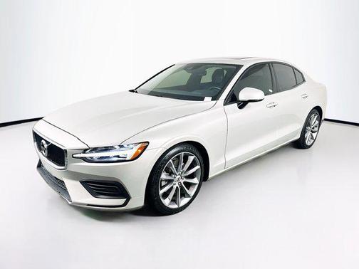 2019 Volvo S60 T5 Momentum