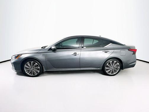 Gun Metallic 2024 Nissan Altima 2.5 SL