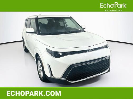 Snow White Pearl 2025 Kia Soul LX