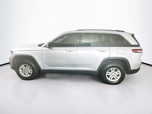 Silver Zynith 2023 Jeep Grand Cherokee Laredo
