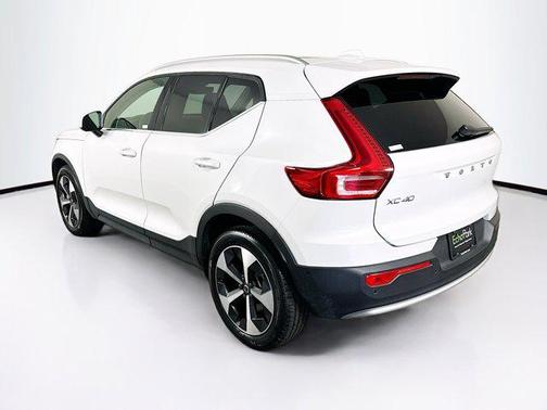 2025 Volvo XC40 B5 Plus Bright Theme