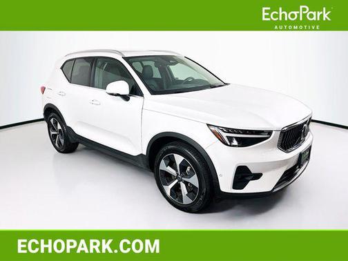 2025 Volvo XC40 B5 Plus Bright Theme