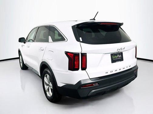 2022 Kia Sorento LX