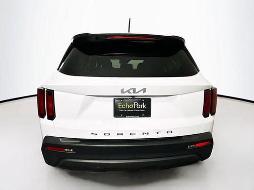 2022 Kia Sorento LX