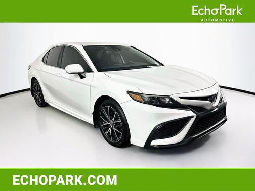 White 2021 Toyota Camry SE