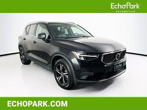 2025 Volvo XC40 B5 Core Bright Theme