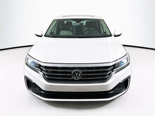 2020 Volkswagen Passat 2.0T R-Line