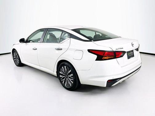 White 2025 Nissan Altima SV FWD
