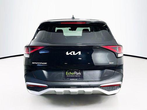 Ebony Black 2025 Kia Sportage LX