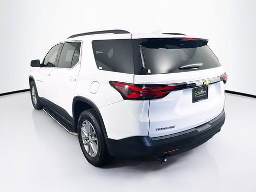 Summit White 2023 Chevrolet Traverse LT Cloth
