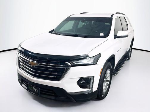 Summit White 2023 Chevrolet Traverse LT Cloth