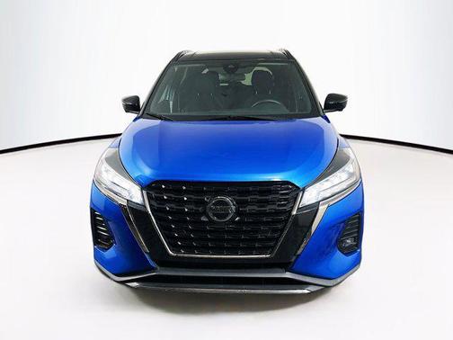 2021 Nissan Kicks SR