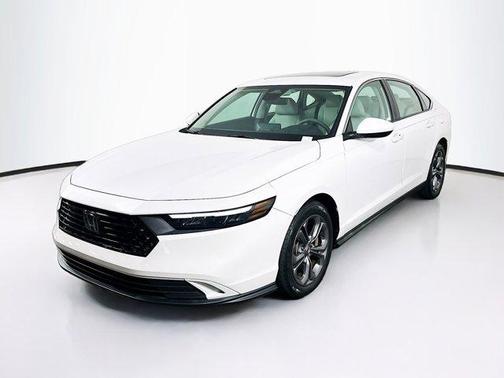 Platinum White Pearl 2023 Honda Accord EX