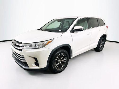 2018 Toyota Highlander LE I4