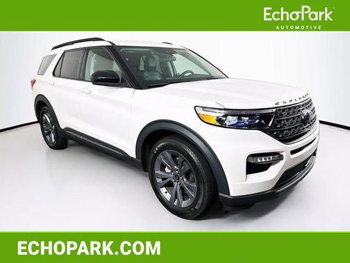 Star White Metallic Tri-Coat 2023 Ford Explorer XLT