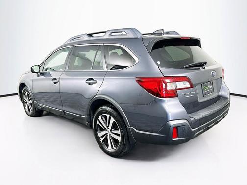 Gray 2018 Subaru Outback 3.6R Limited