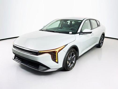 Morning Haze 2025 Kia K4 LXS