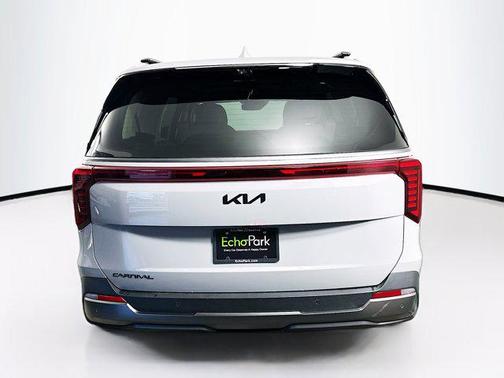 Ceramic Silver 2025 Kia Carnival SX Prestige