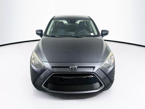 Gray 2018 Toyota Yaris iA Base