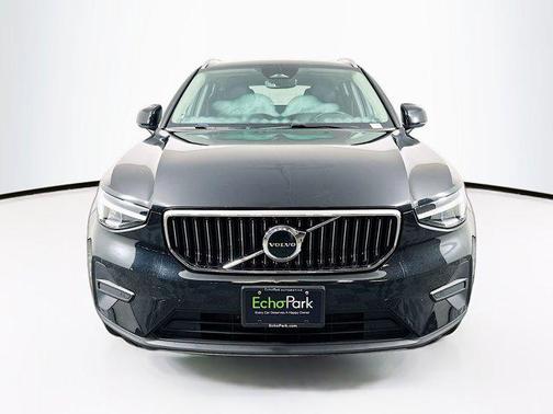 2024 Volvo XC40 B5 Core Bright Theme