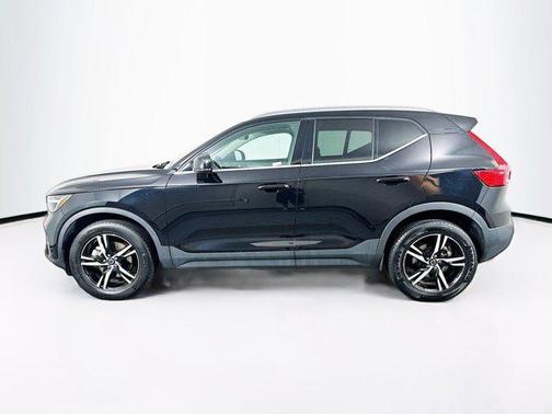 2024 Volvo XC40 B5 Core Bright Theme