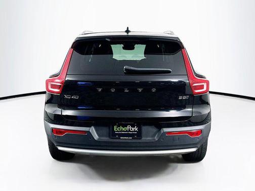 2024 Volvo XC40 B5 Core Bright Theme