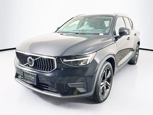 2024 Volvo XC40 B5 Core Bright Theme