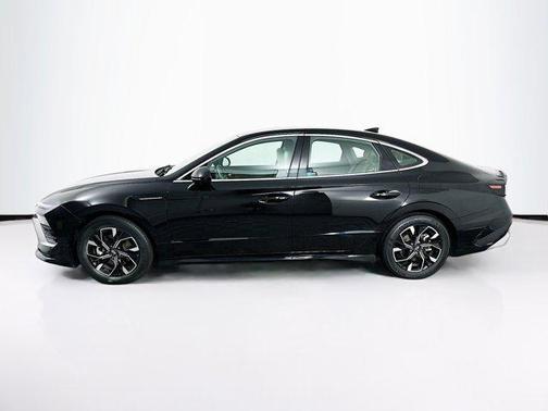Abyss Black 2025 Hyundai SONATA SEL