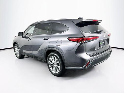 Magnetic Gray Metallic 2023 Toyota Highlander Limited