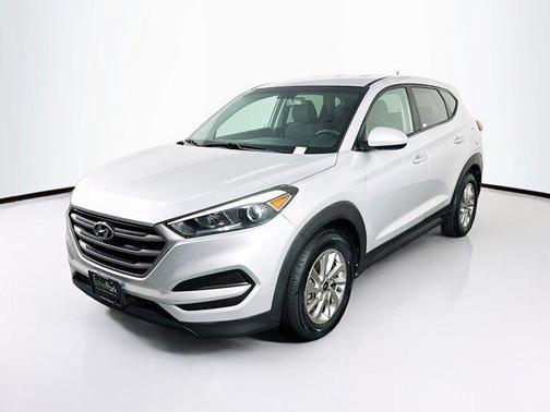Molten Silver 2017 Hyundai TUCSON SE