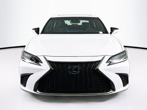2023 Lexus ES 300h F SPORT Handling