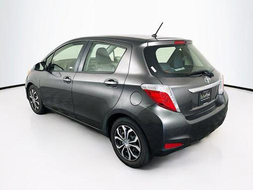 2013 Toyota Yaris LE