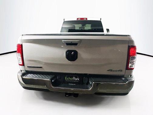 Bright White Clearcoat 2022 RAM 2500 Big Horn Crew Cab 4x4 8' Box