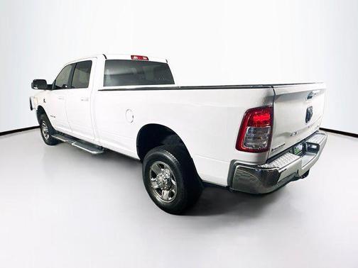 Bright White Clearcoat 2022 RAM 2500 Big Horn Crew Cab 4x4 8' Box