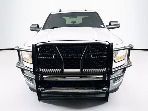 Bright White Clearcoat 2022 RAM 2500 Big Horn Crew Cab 4x4 8' Box