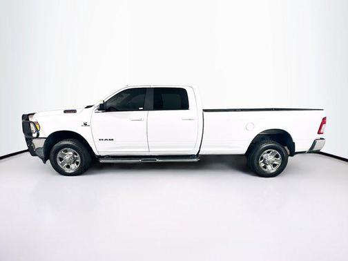 Bright White Clearcoat 2022 RAM 2500 Big Horn Crew Cab 4x4 8' Box