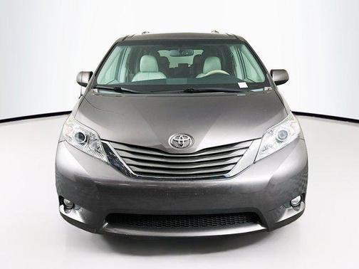2014 Toyota Sienna XLE