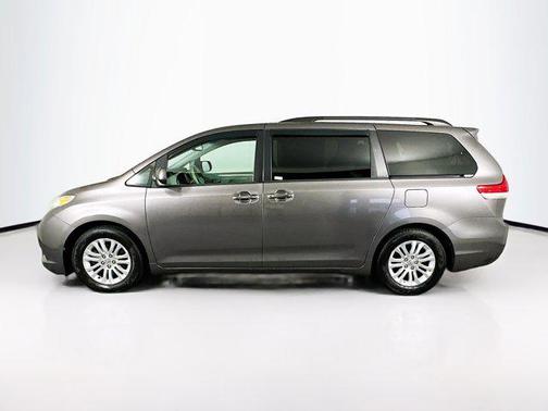2014 Toyota Sienna XLE