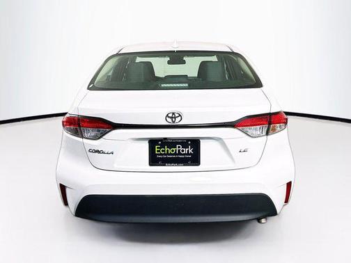 Ice Cap 2024 Toyota Corolla LE