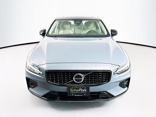 Denim Blue Metallic 2024 Volvo S60 B5 Plus Dark Theme