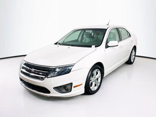 White 2012 Ford Fusion SE