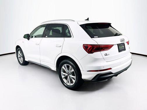 2023 Audi Q3 S line Premium