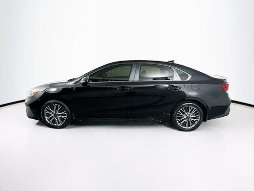 Aurora Black 2023 Kia Forte GT-Line